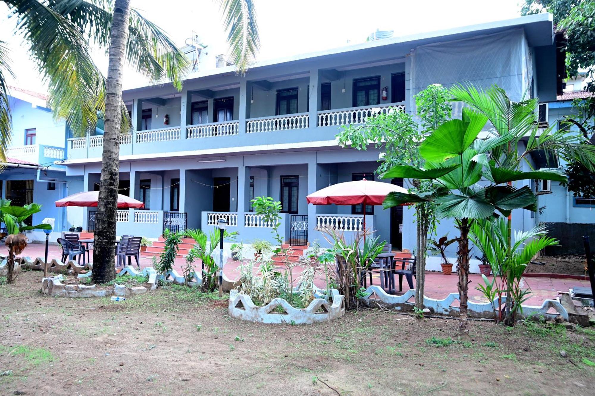 Clinton Guest House Колва Екстериор снимка